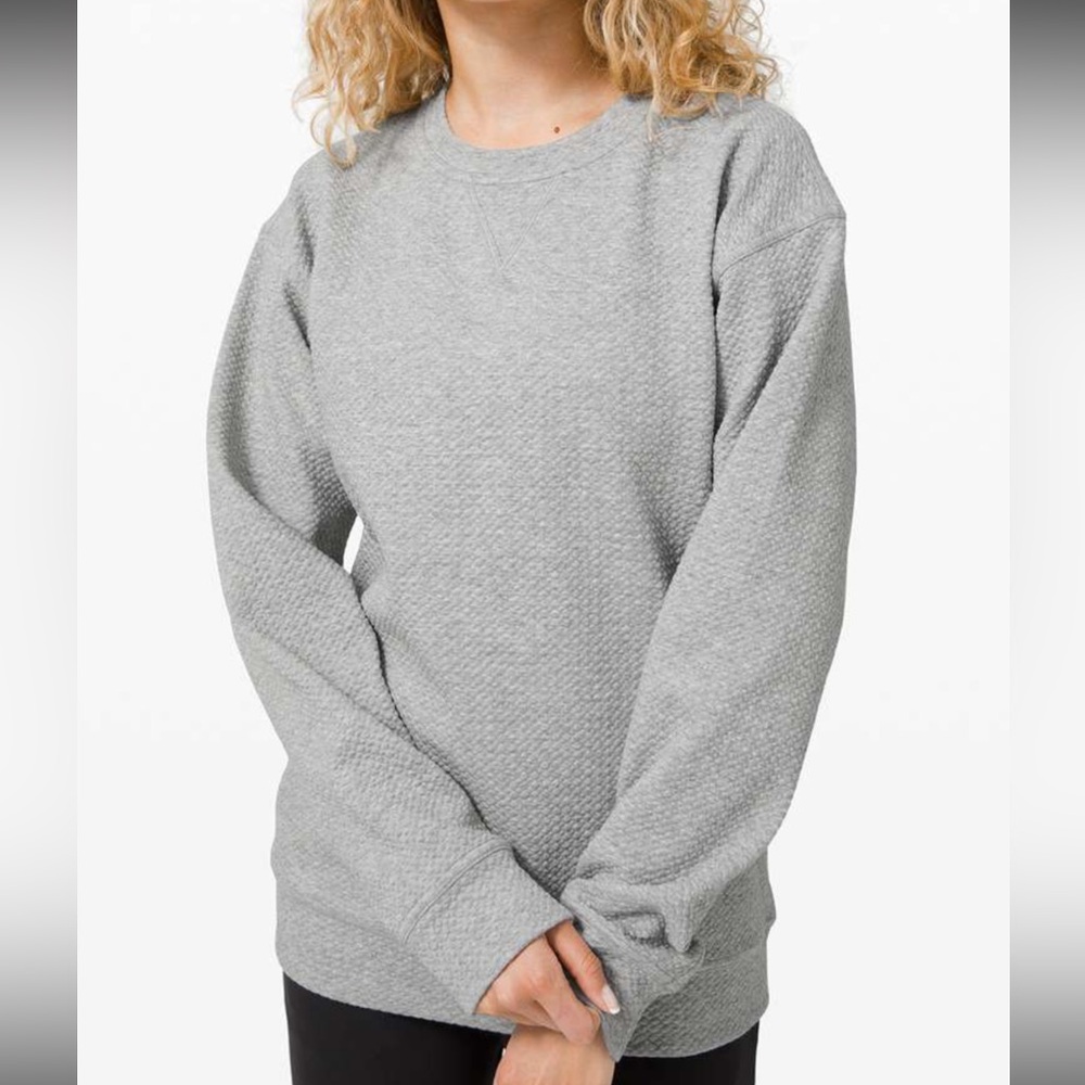 Lululemon heathered‎ grey crew neck sweatshirt with bubble dot texture
